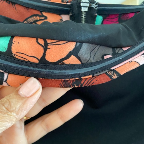 Size 12 Express bandeau dress, stretchy and zippered back for structure - Picture 6 of 6